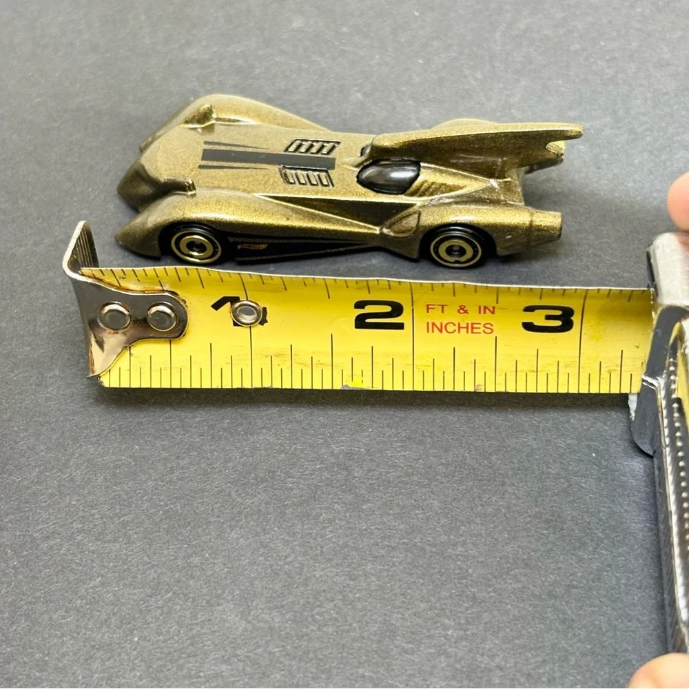 Hot Wheels Batmobile Gold 4/5 Batman 